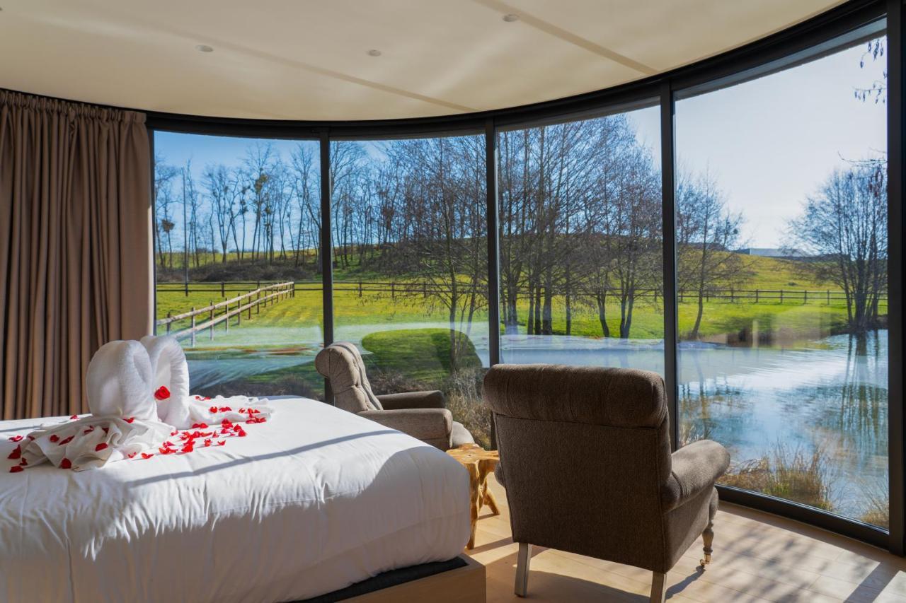 Domaine De Rymska & Spa - Relais & Chateaux Saint-Jean-de-Trezy Bagian luar foto