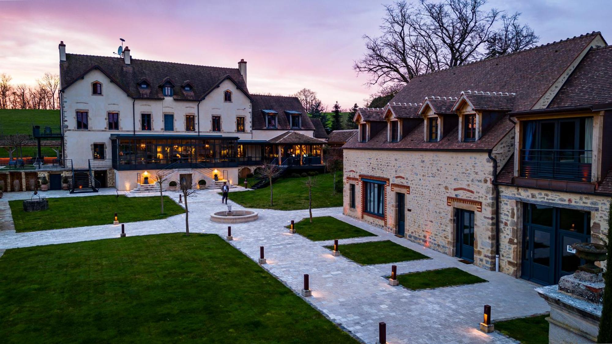 Domaine De Rymska & Spa - Relais & Chateaux Saint-Jean-de-Trezy Bagian luar foto
