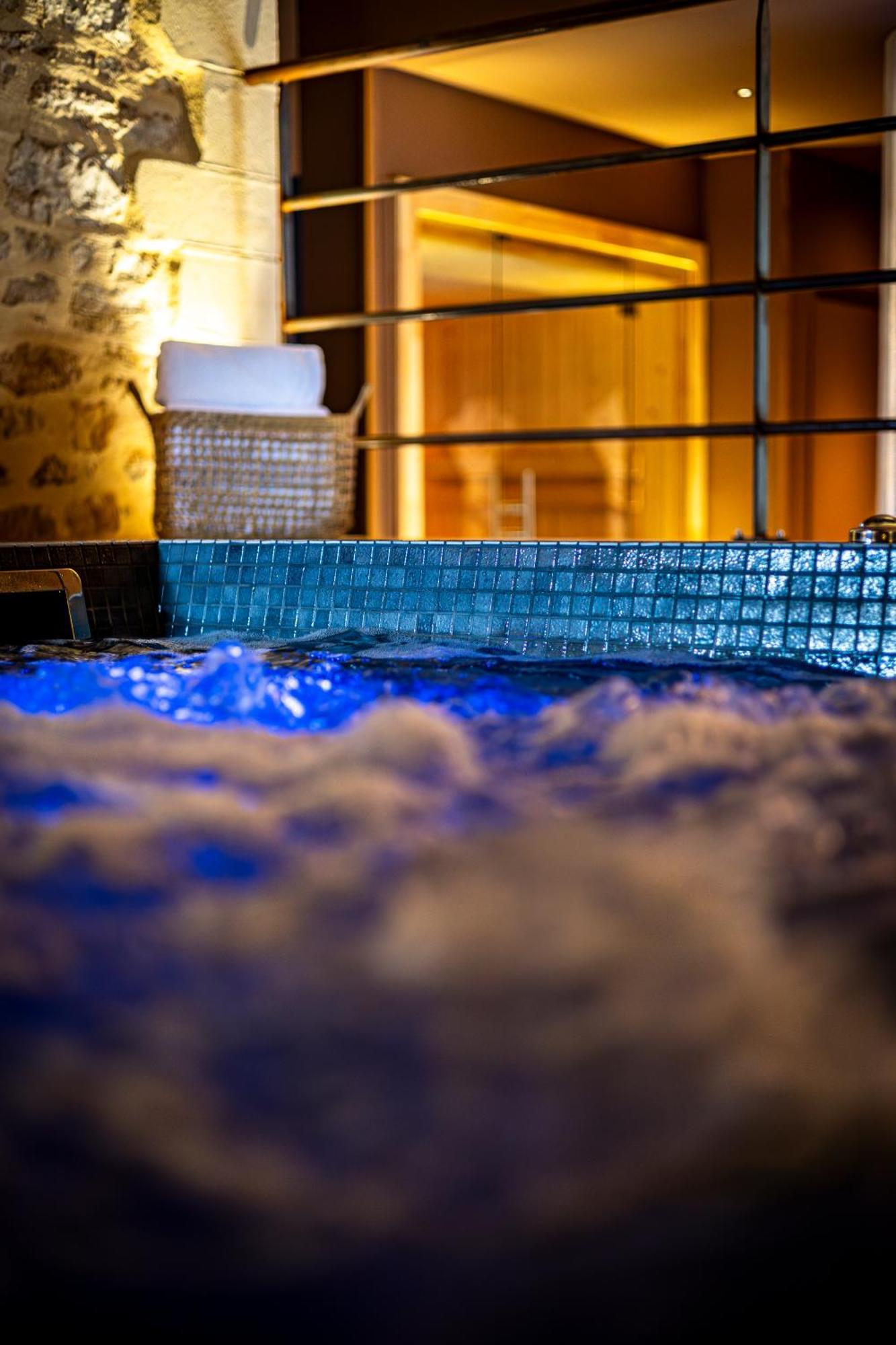 Domaine De Rymska & Spa - Relais & Chateaux Saint-Jean-de-Trezy Bagian luar foto
