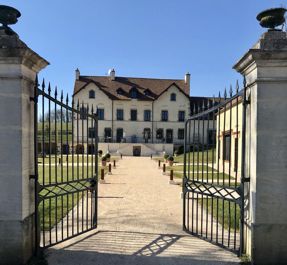 Domaine De Rymska & Spa - Relais & Chateaux Saint-Jean-de-Trezy Bagian luar foto